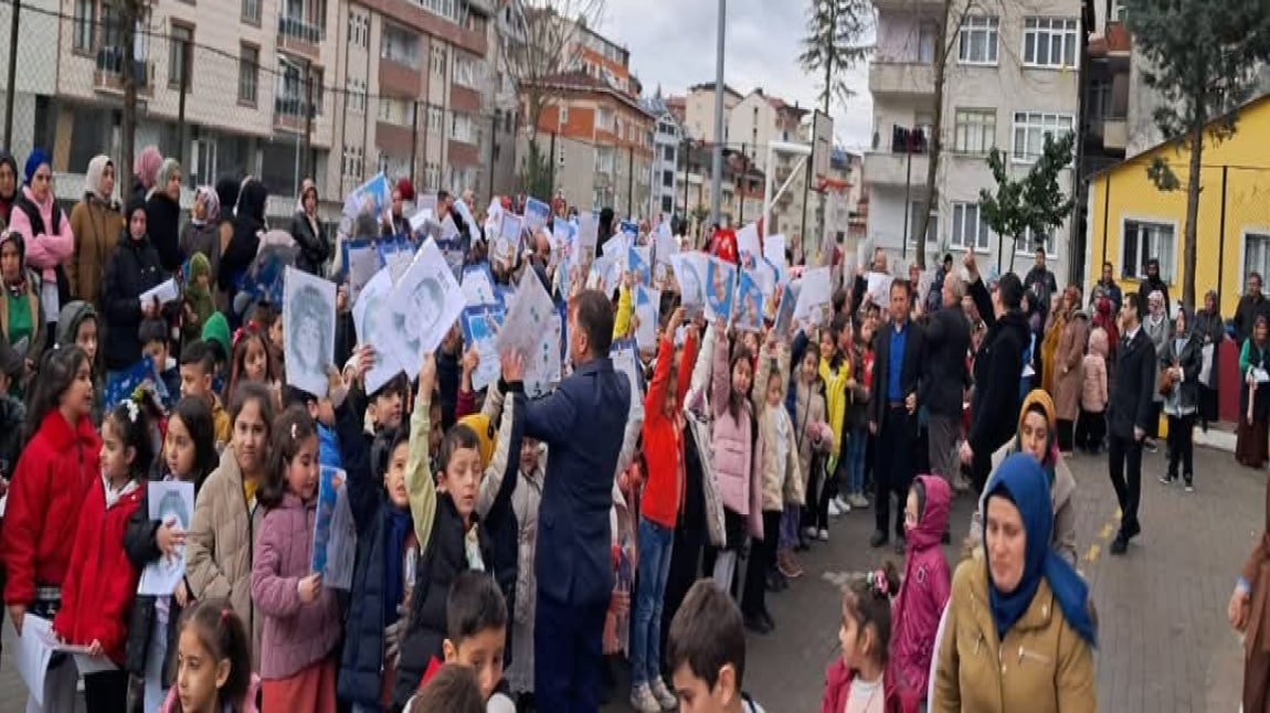 ÖĞRENCİLERİMİZ KARNELERİNE KAVUŞTU